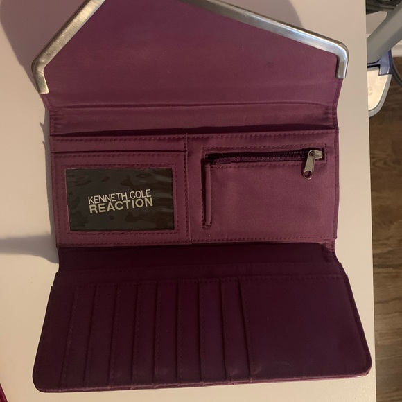 Kenneth Cole wallet/clutch - Picture 2 of 2